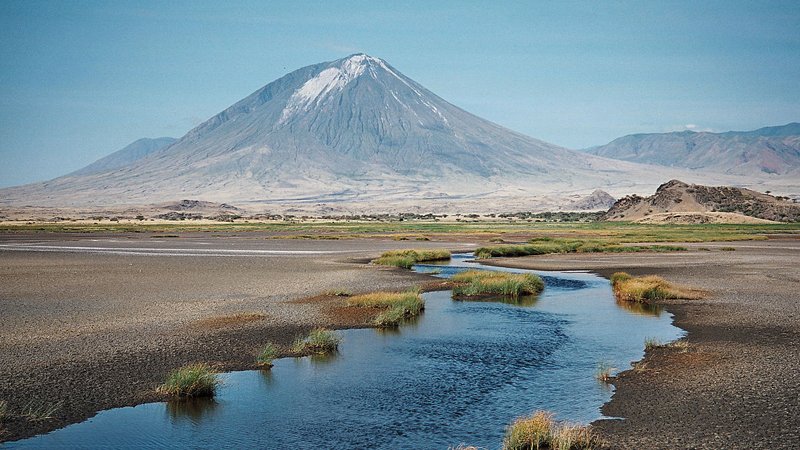 Oldoinyo-Lengai-Mountain-img